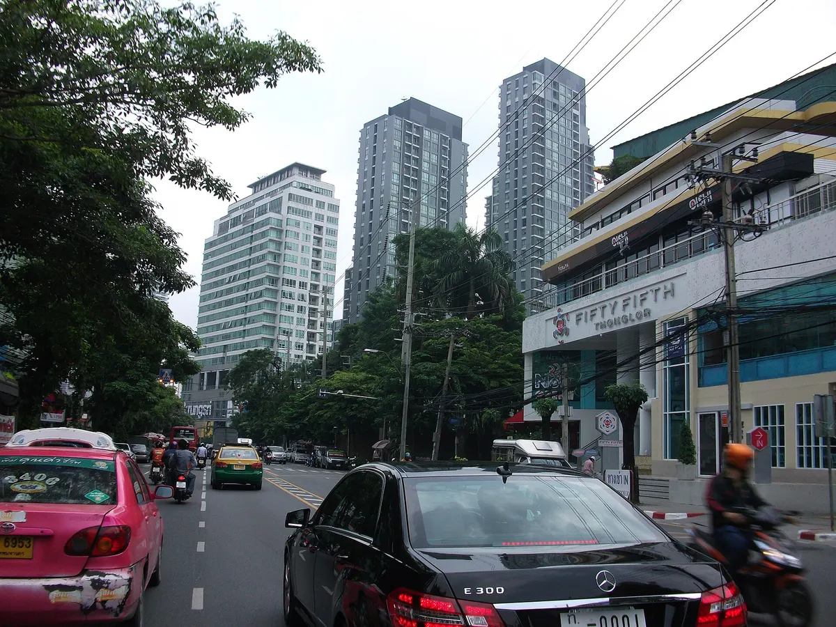 Soi Thong Lo (Sukhumvit 55) by day